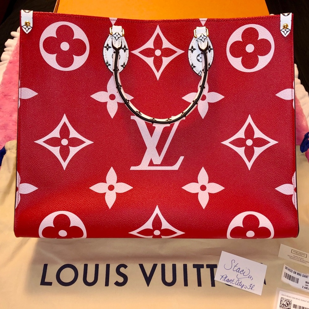 💰SOLD💰Louis Vuitton Onthego in Rouge